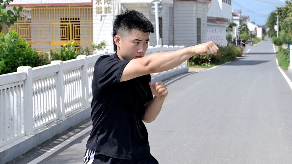 年轻人树立 年轻人树立