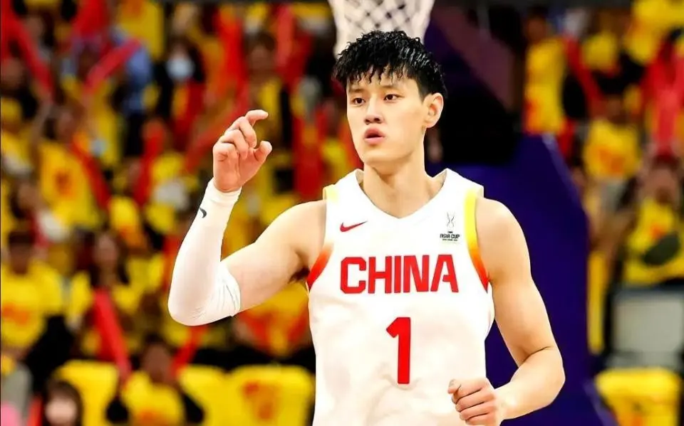 小曾身穿篮 小曾身穿篮