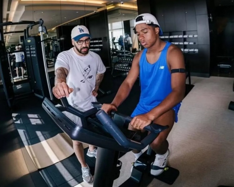 续专注于个, 直播吧