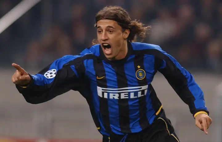 不像罗纳尔, 只是不常踢